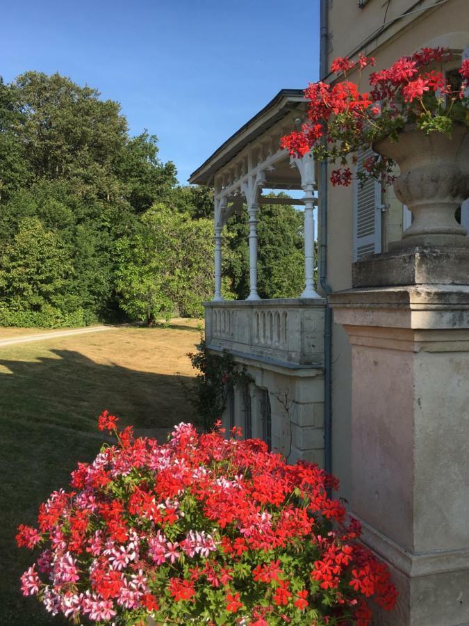 Couette-café Chateau Vary 3*
